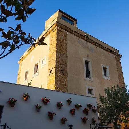 Hotel Foresteria Baglio Della Luna 4*